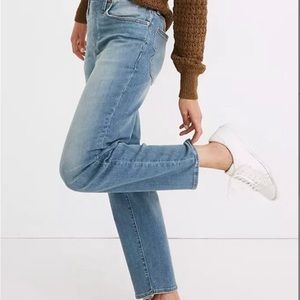 Madewell relaxed fit jeans Size 32. 16/18